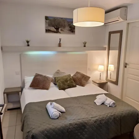 Du Pont Du Gard Apartment *